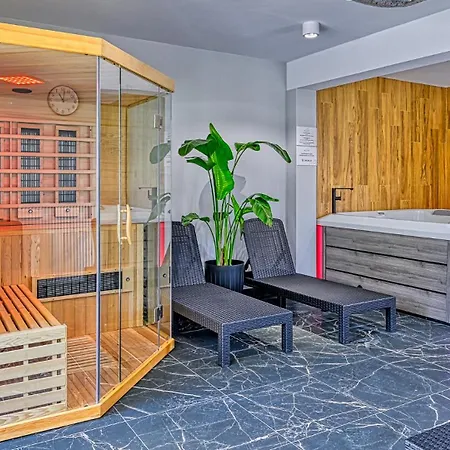 Superior Z Prywatna Balia I Ogrodem - Belle View & - By Royal Aparts