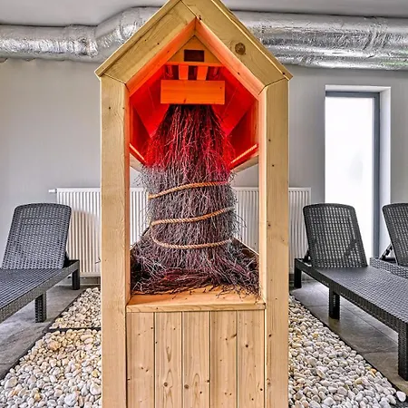 Superior Z Prywatna Balia I Ogrodem - Belle View & - By Royal Aparts Daire